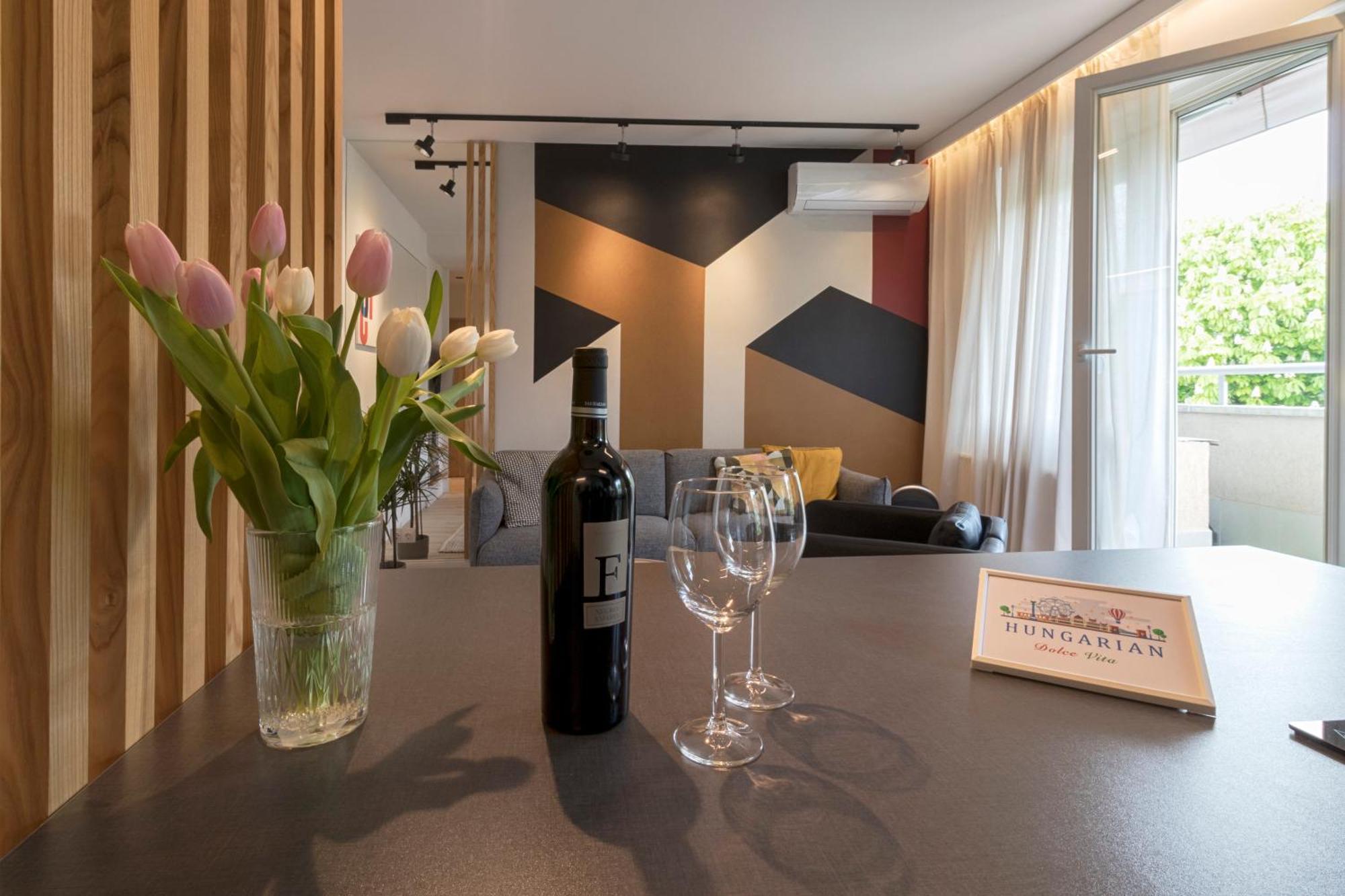 Hungariandolcevita Apartment